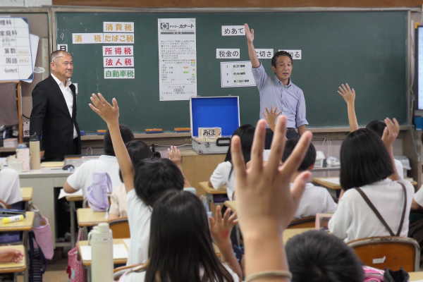 枚岡東小学校にて2